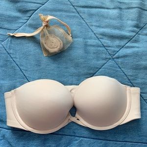 Wacoal Strapless Push-up Bra (32B)